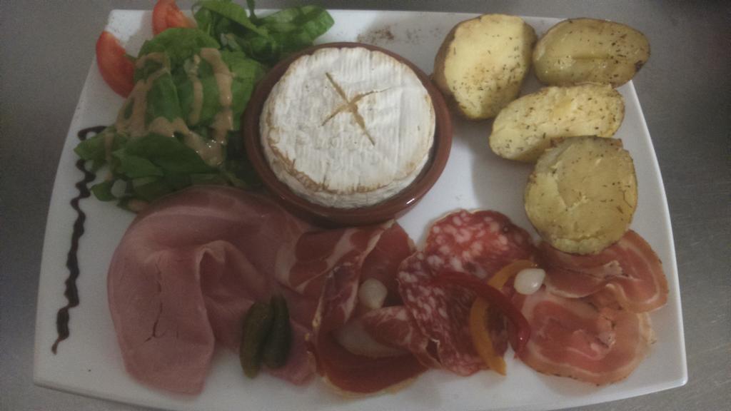Hotel Restaurant Lancheton Saint-Julien-Mont-Denis Екстериор снимка